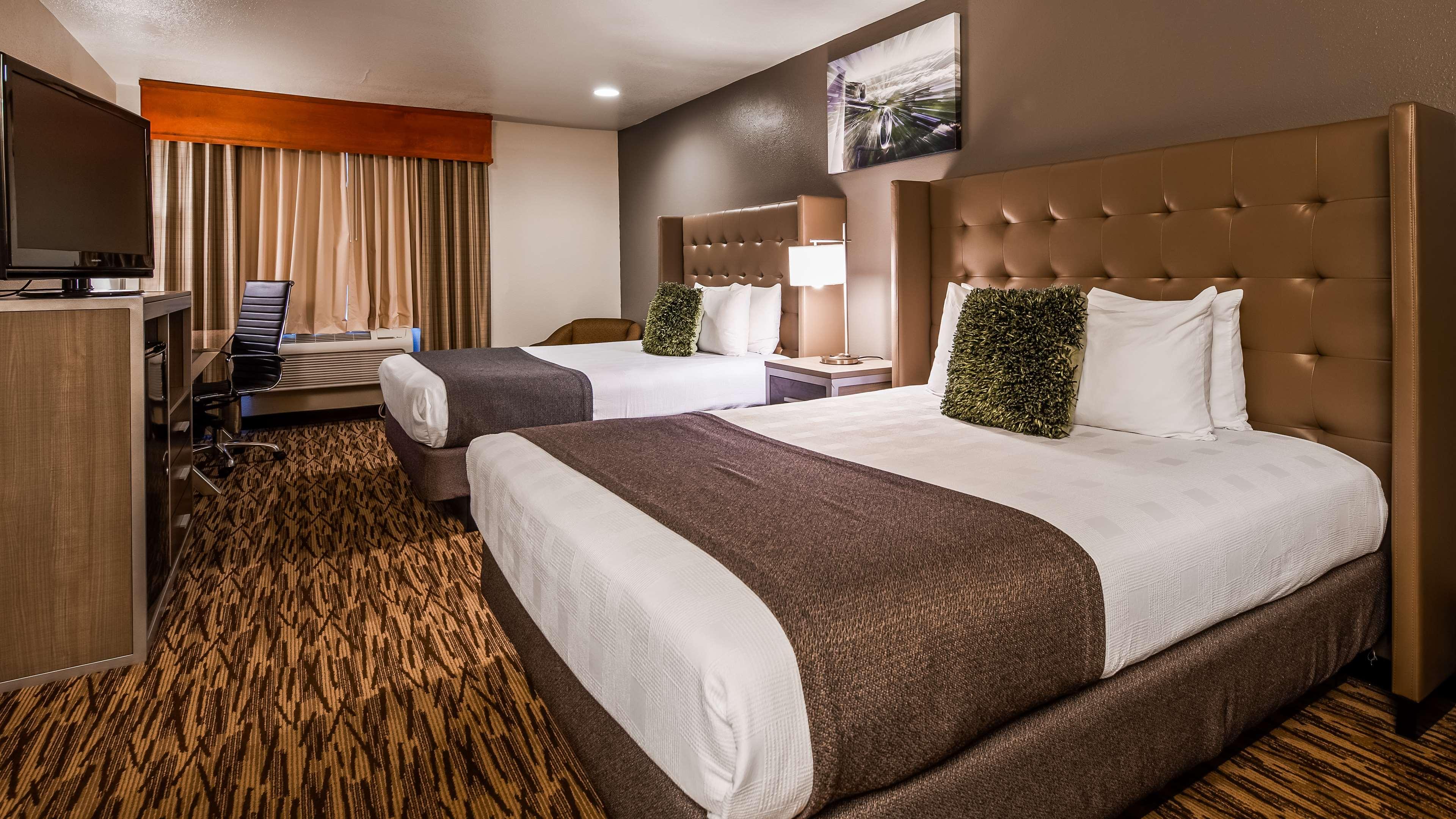 Best Western Plus Peppertree Airport Inn Airway Heights Exterior photo