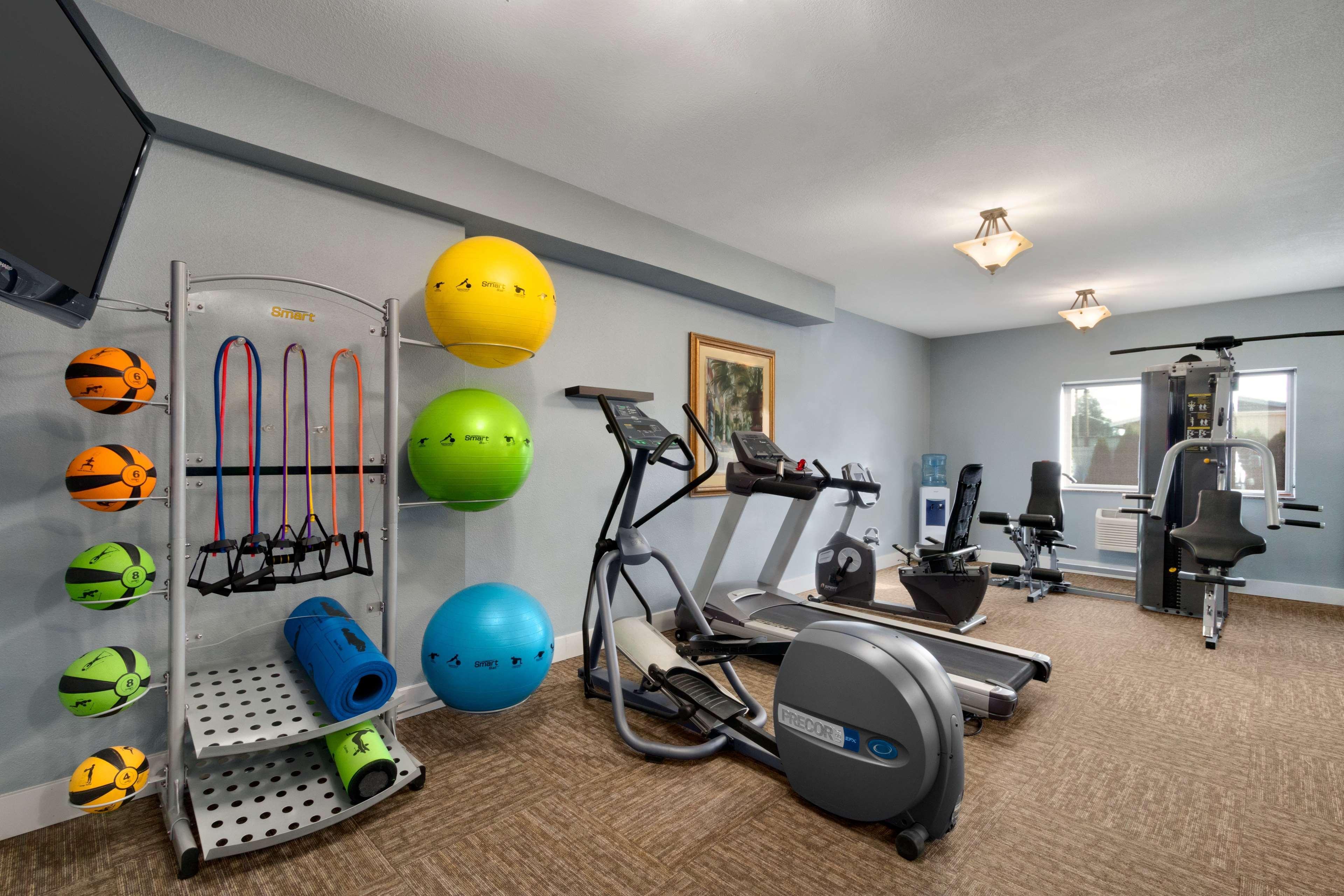 Best Western Plus Peppertree Airport Inn Airway Heights Exterior photo