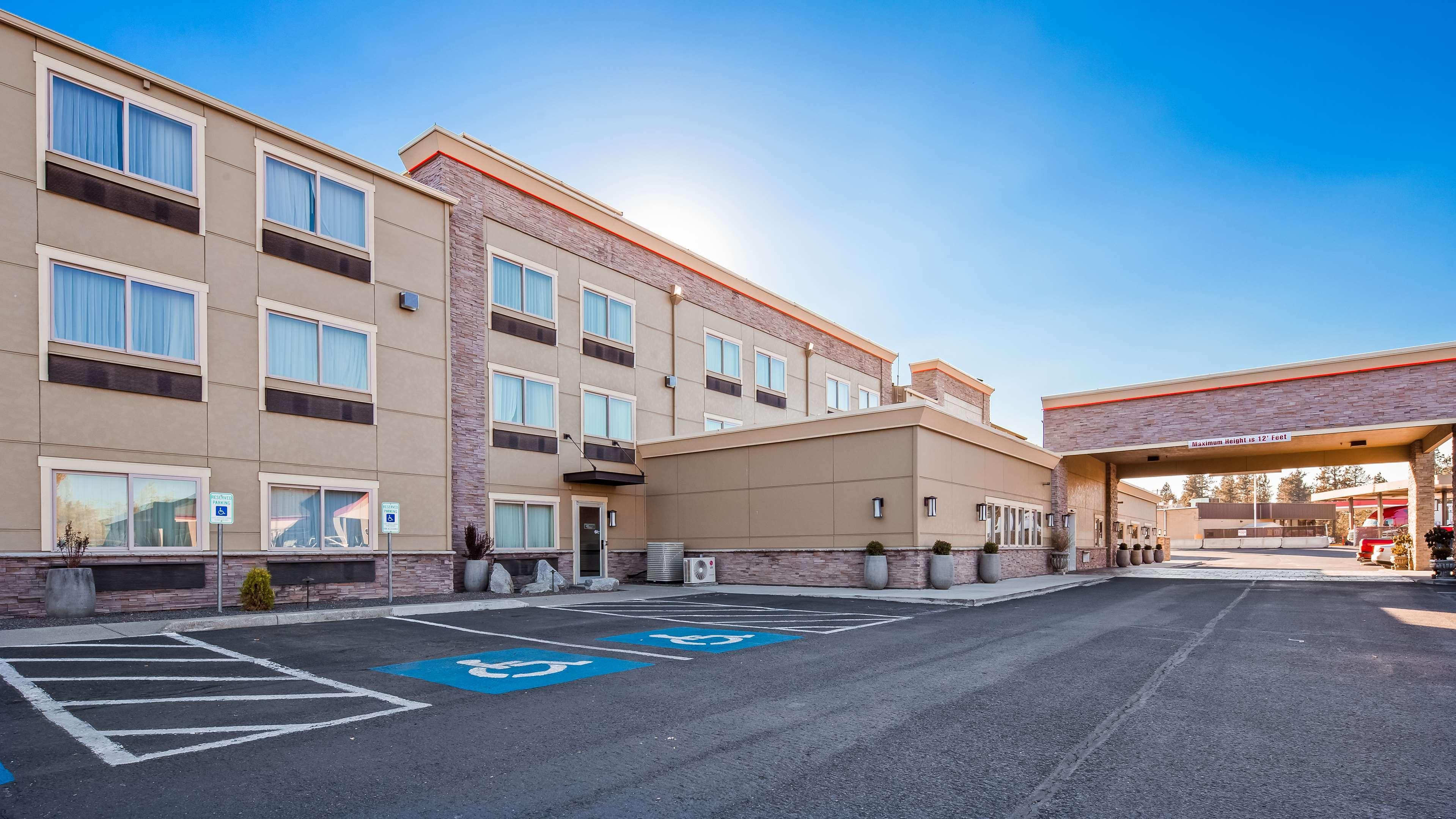 Best Western Plus Peppertree Airport Inn Airway Heights Exterior photo