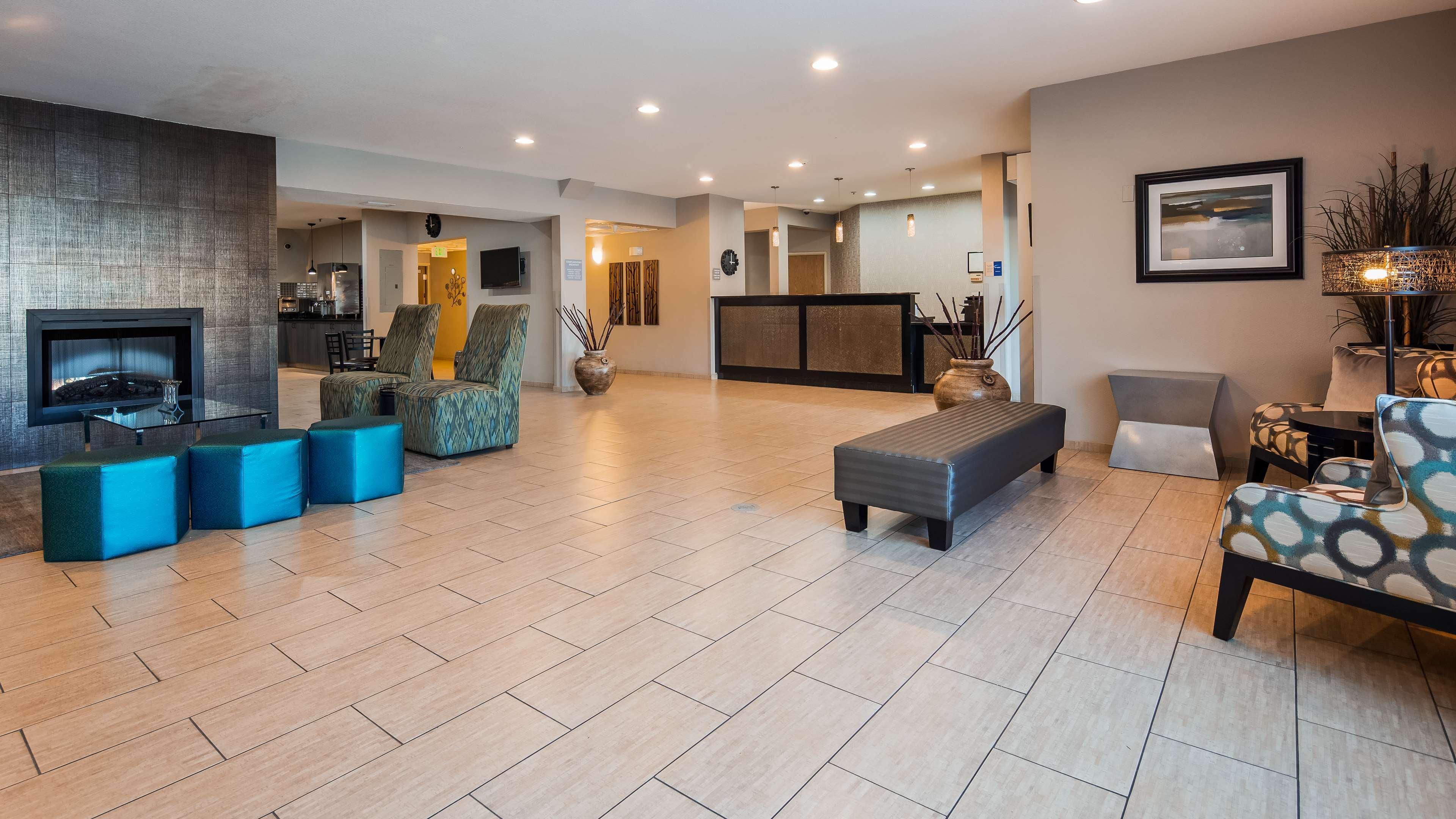 Best Western Plus Peppertree Airport Inn Airway Heights Exterior photo