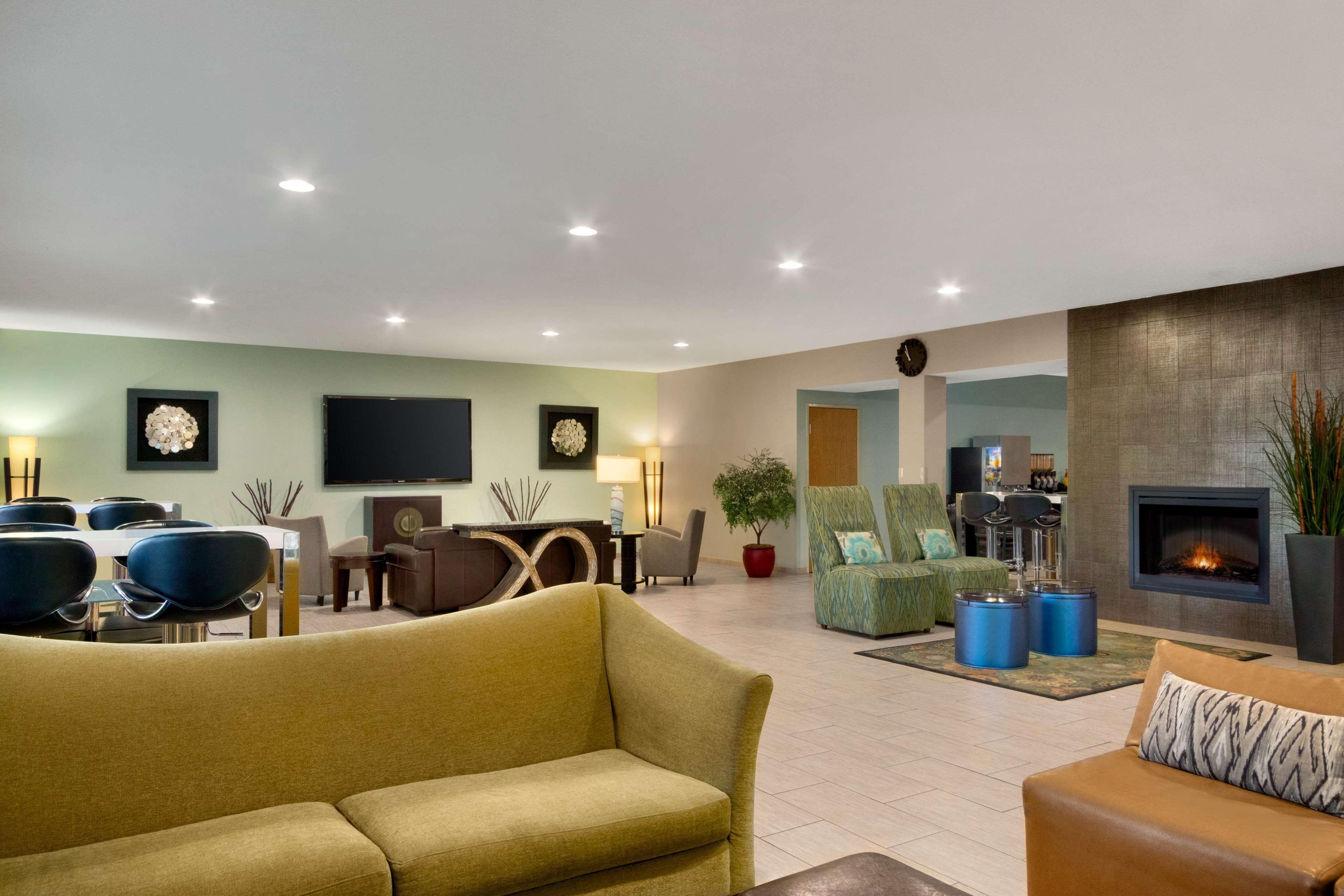 Best Western Plus Peppertree Airport Inn Airway Heights Exterior photo