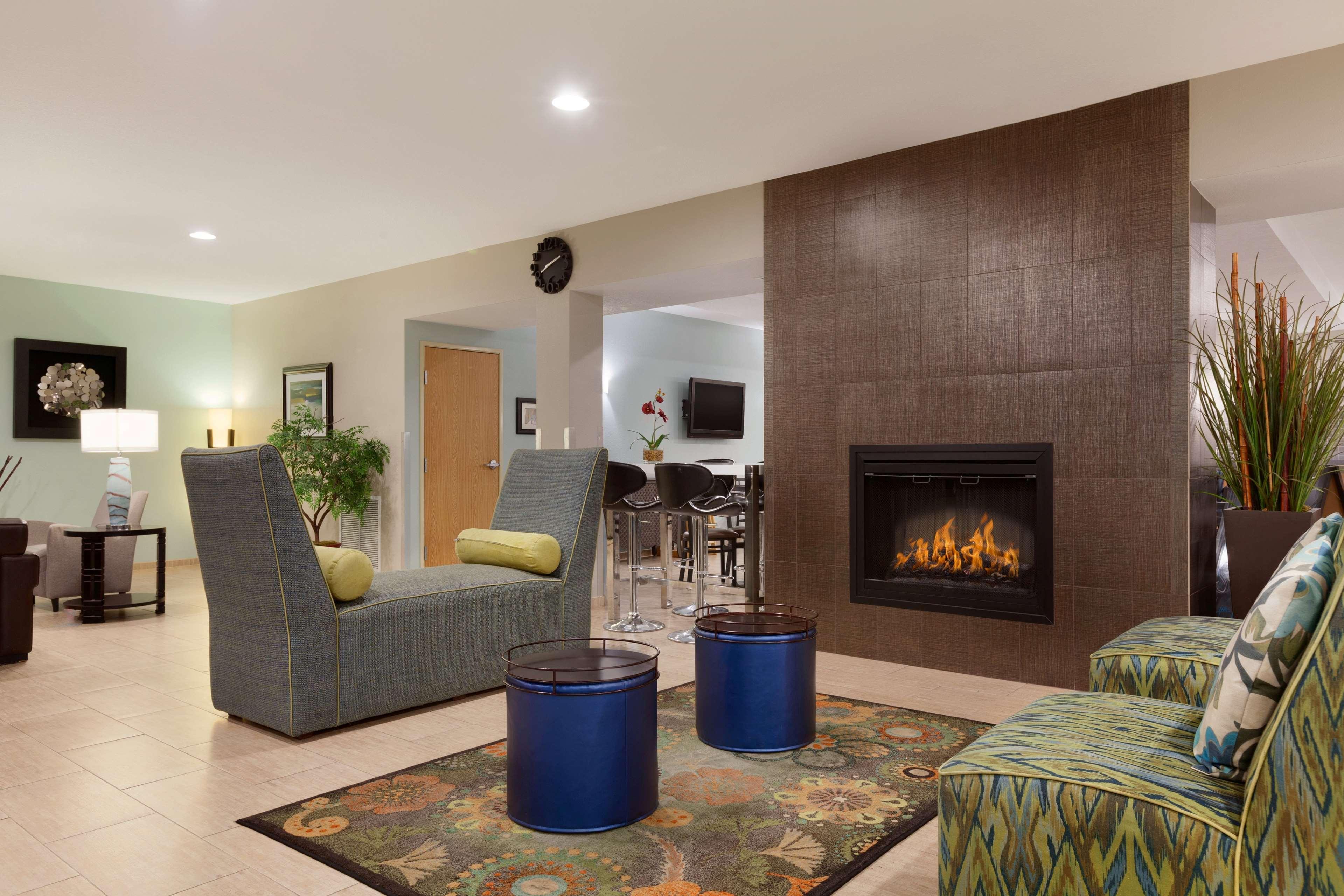 Best Western Plus Peppertree Airport Inn Airway Heights Exterior photo