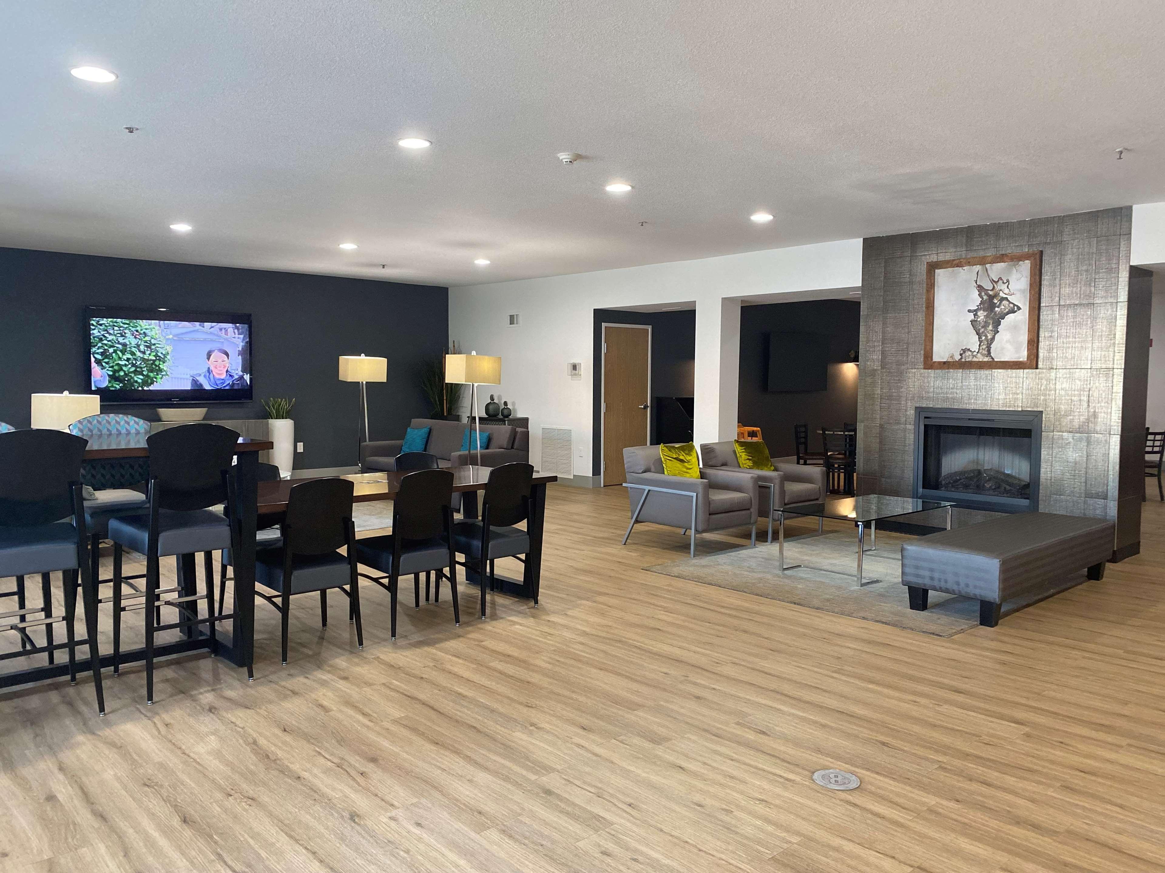 Best Western Plus Peppertree Airport Inn Airway Heights Exterior photo