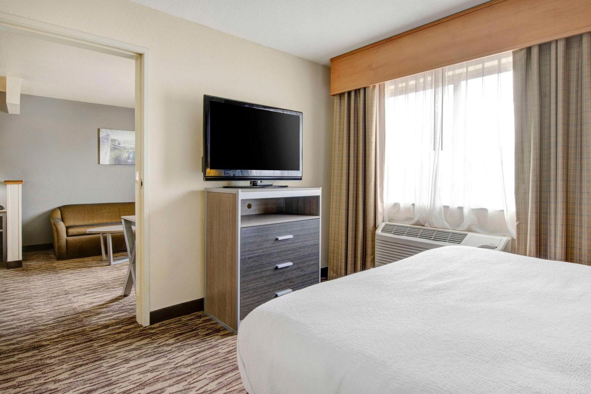 Best Western Plus Peppertree Airport Inn Airway Heights Exterior photo