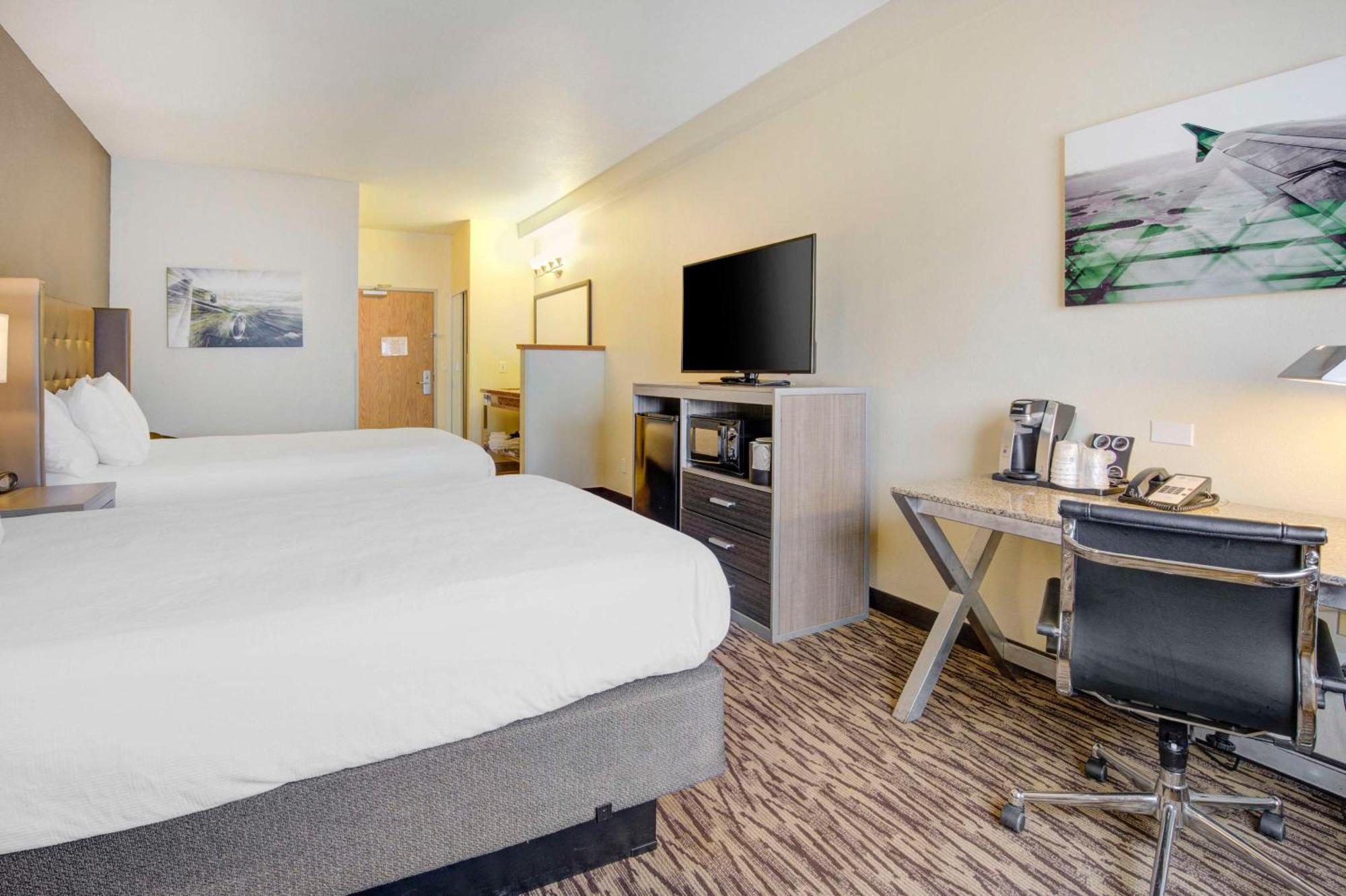 Best Western Plus Peppertree Airport Inn Airway Heights Exterior photo