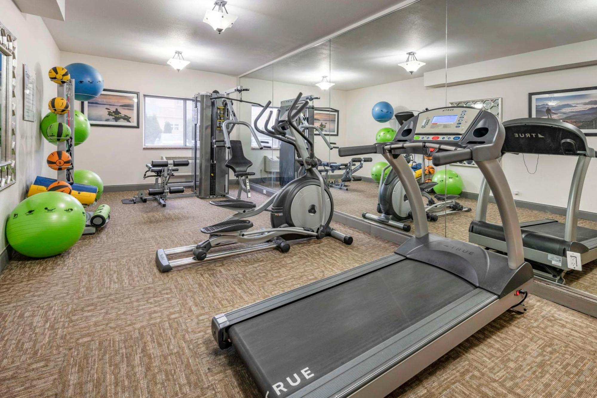 Best Western Plus Peppertree Airport Inn Airway Heights Exterior photo