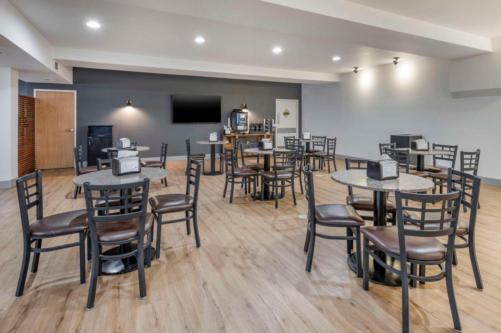 Best Western Plus Peppertree Airport Inn Airway Heights Exterior photo